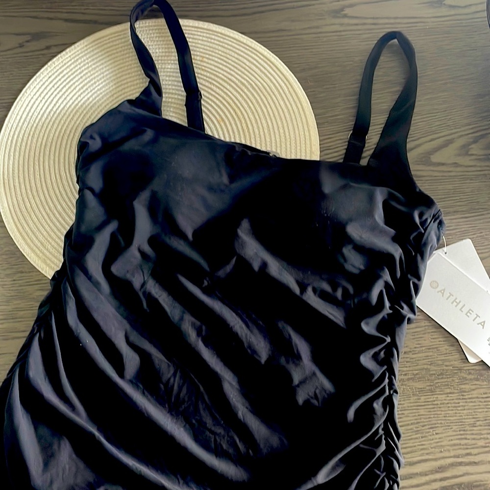 Athleta NWT Square neck bra cup tankini